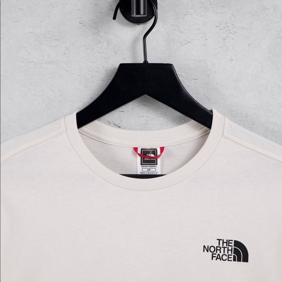 The North Face Long Sleeve Unisex ASOS Exclusive - Picture 4 of 5